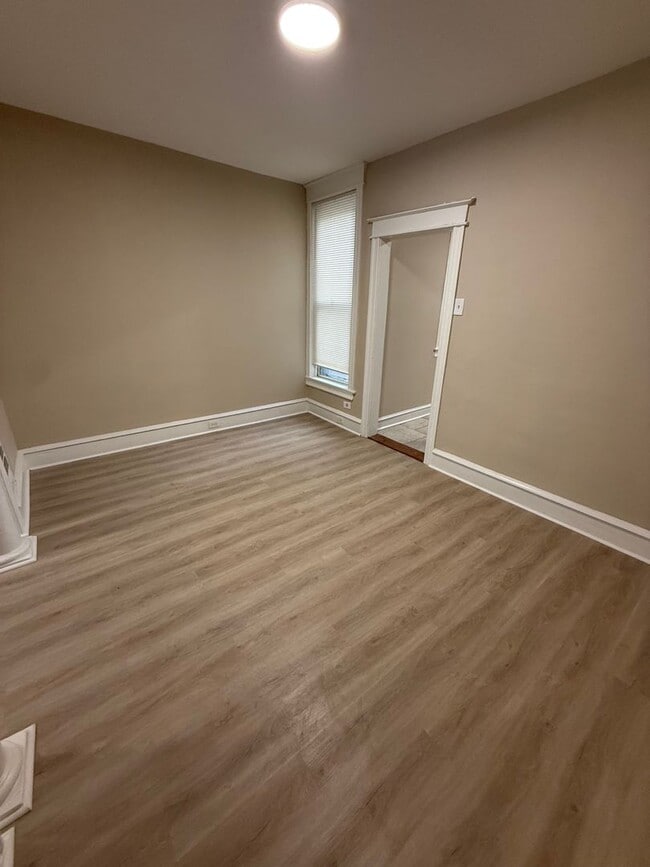 Foto del edificio - Beautifully Renovated Porch Front Home