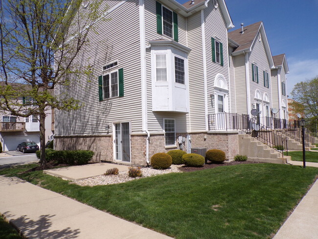 Building Photo - 5233 Stoneridge Ct
