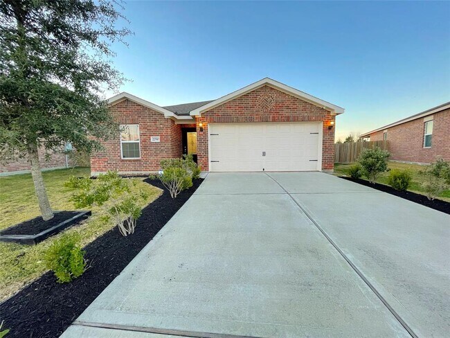 Foto del edificio - 22510 Guncotton Ave