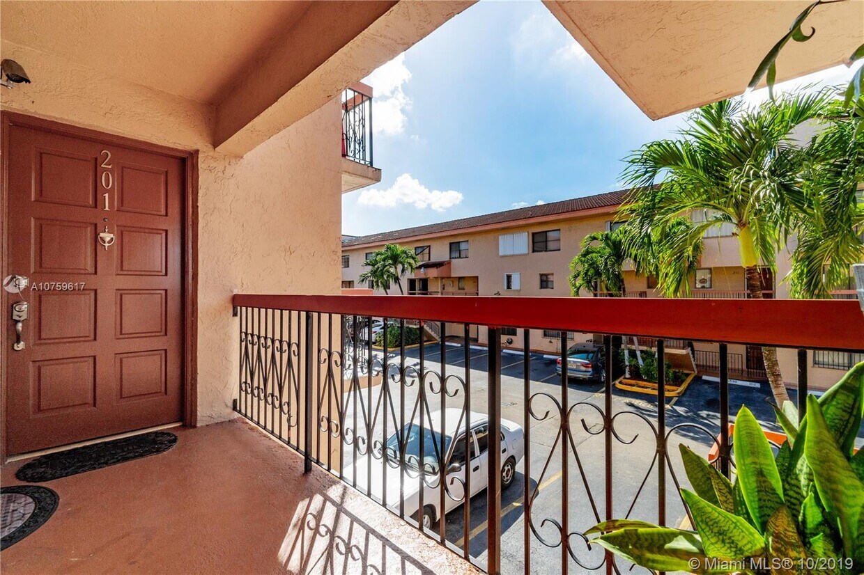Foto principal - 5625 W 26th Ct