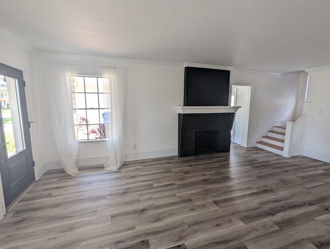 Foto del edificio - 2000 Shore Acres Blvd NE