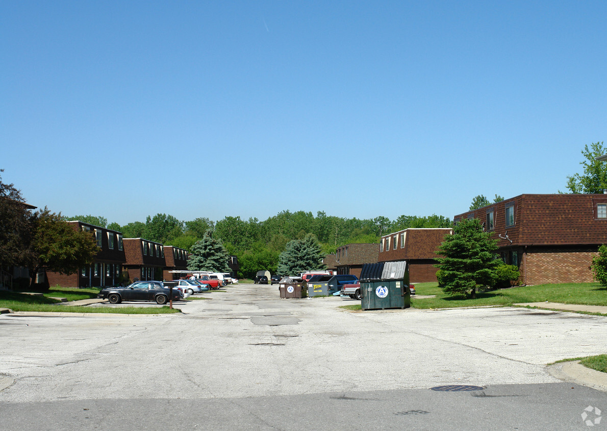 Building Photo - Brookview Estates
