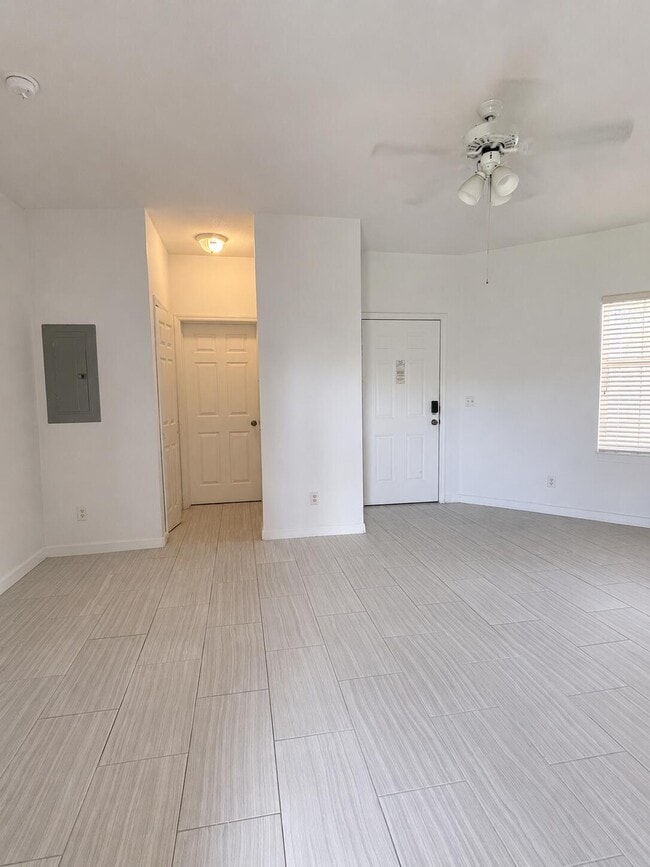 Building Photo - 9989 Perfect Dr