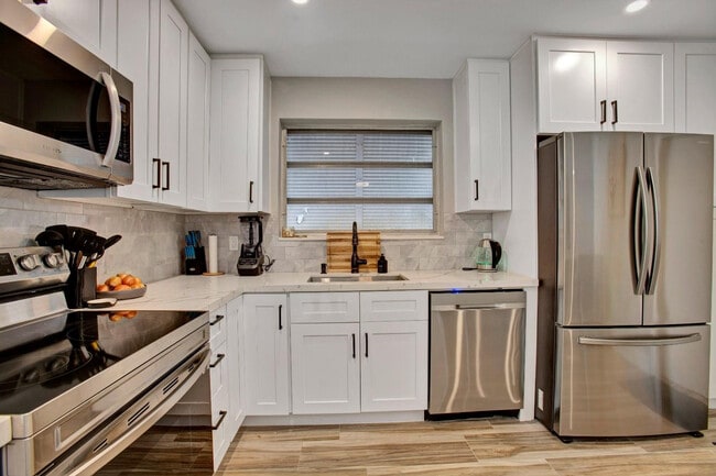 Building Photo - 2632 Madison St