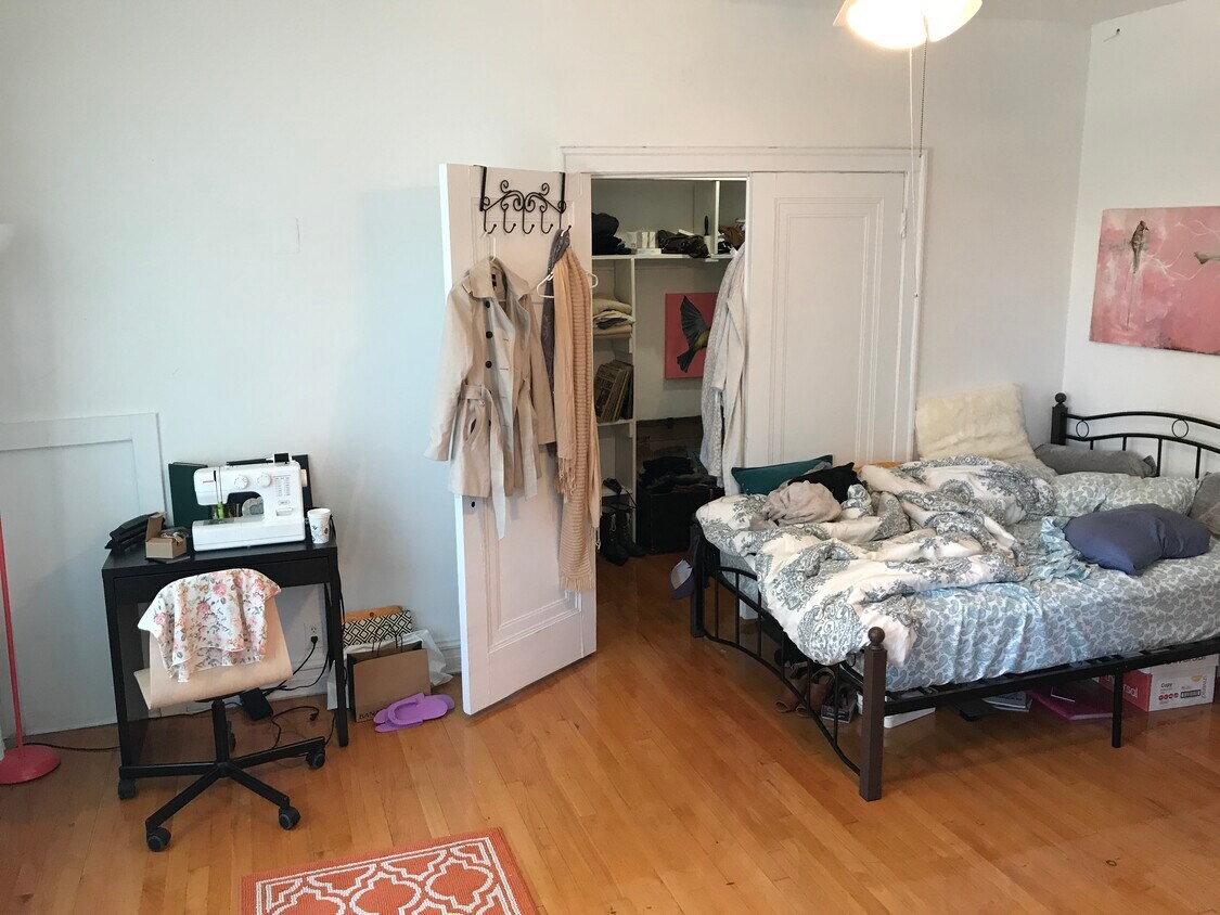 Foto principal - 3734 N Pine Grove Ave