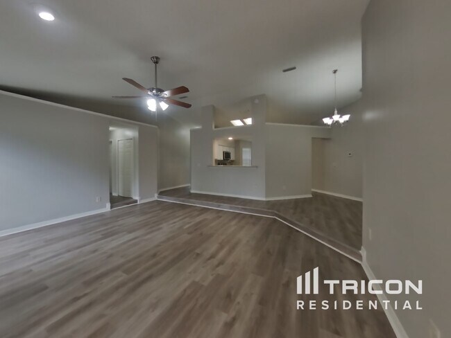 Building Photo - 1388 High Plains Dr W
