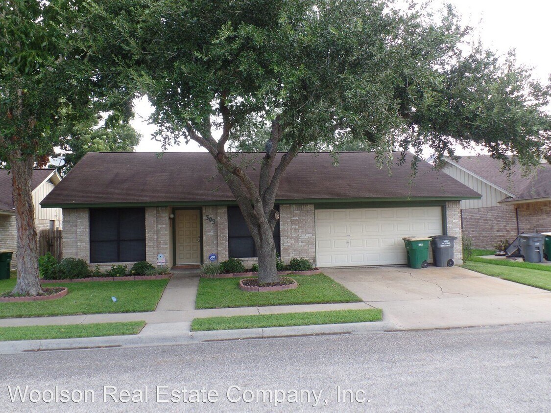 Foto principal - 3 br, 2 bath House - 303 Londonderry