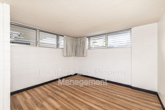 Foto del edificio - 1702 Kewalo St