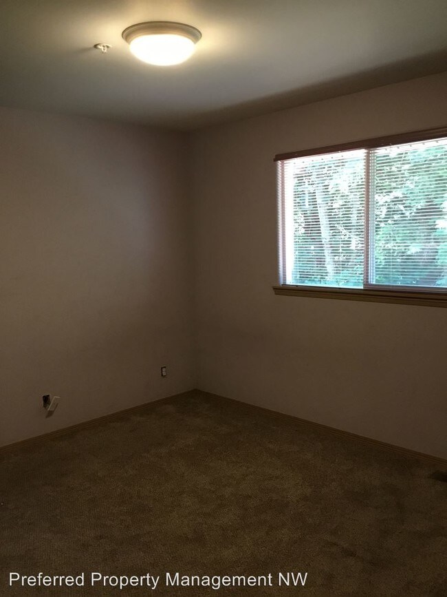 Foto del edificio - 4 br, 3 bath House - 5627 10th Dr. W.