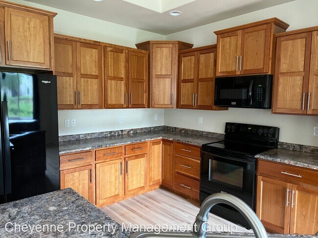 Building Photo - 4 br, 3 bath House - 1100 White Water Ct.