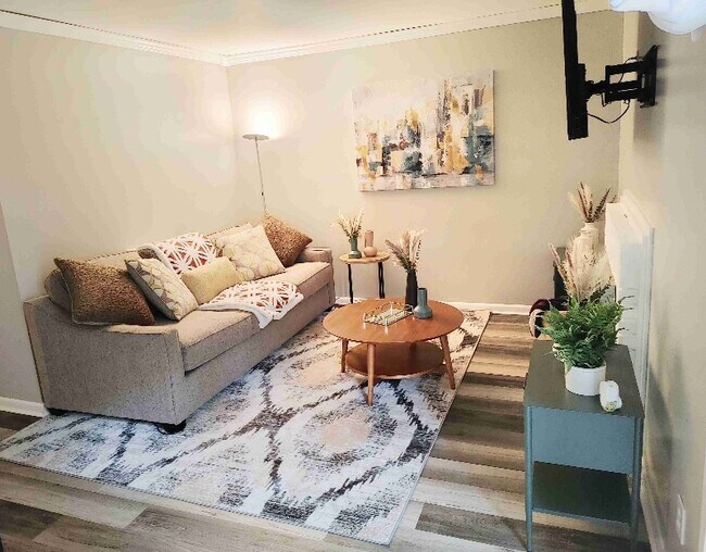 Foto del edificio - 217 Village Ln