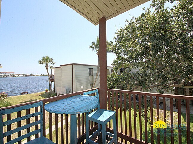 Foto del edificio - Furnished waterfront condo with great amen...