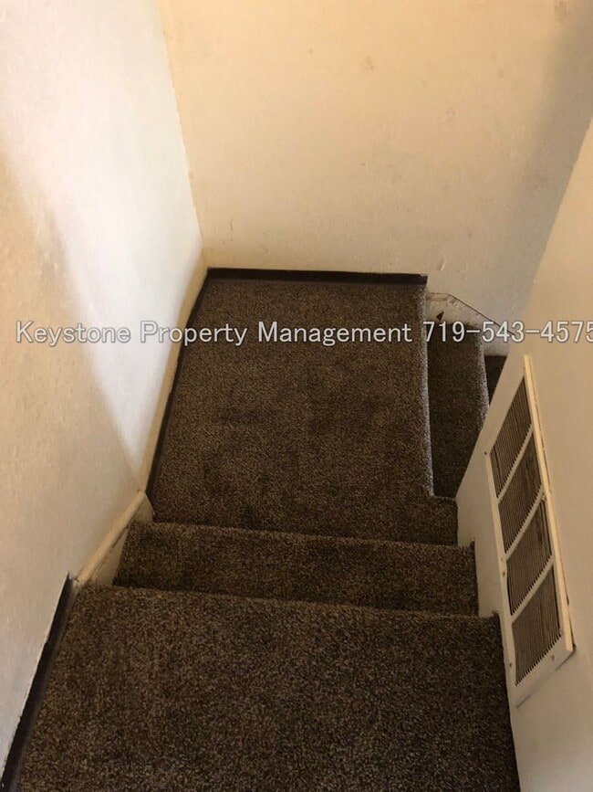 Foto del edificio - $450 OFF Move In Special!  Second Level Un...