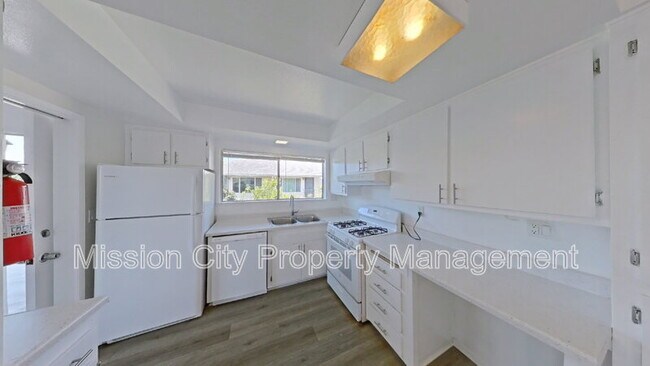Building Photo - 7580 Cathedral Oaks Rd