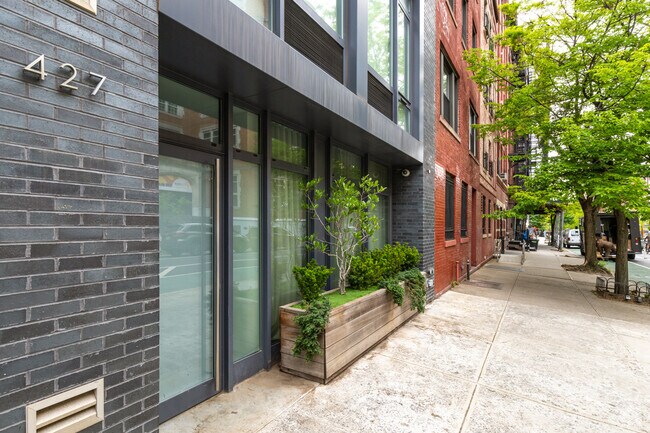 Entrance - 427 E 12th St