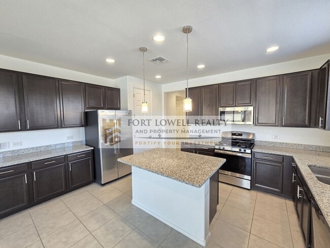 Foto del edificio - Modern 3 Bed / 2 Bath Home with Open Floor...