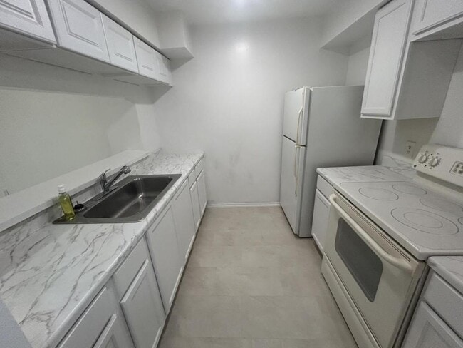 Building Photo - 4411 Shady Terrace Ln