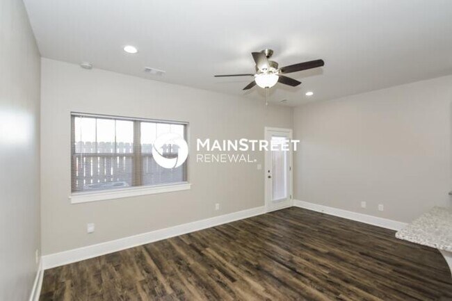 Foto del edificio - 2 Bedroom Pet-Friendly Home in Lebanon, TN with Main Street Renewal