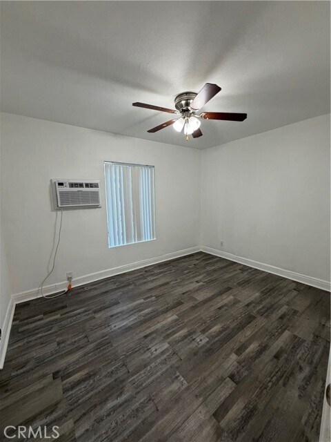 Foto del edificio - 1802 E Glenoaks Blvd