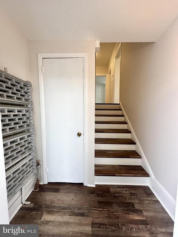 Building Photo - 125 E 4th Ave