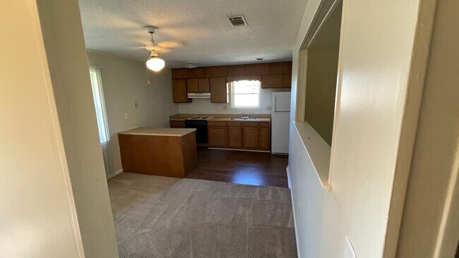 Building Photo - House for Rent