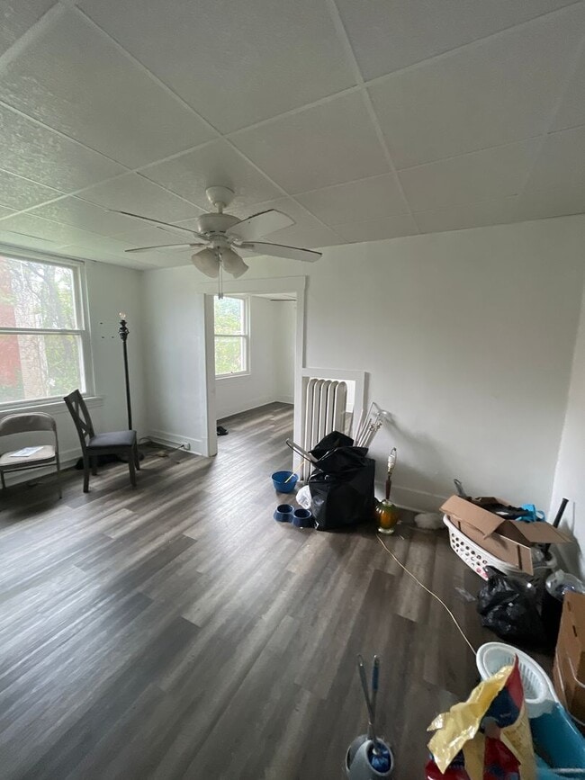 Building Photo - 228 Reifert St