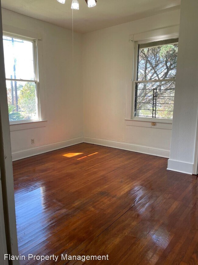 Building Photo - 4 br, 2 bath House - 801 East Blvd.