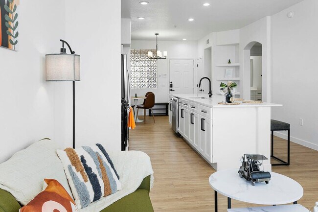 Foto del edificio - 9450 W Cabela Dr