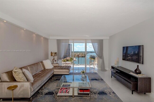 Foto del edificio - 18151 NE 31st Ct