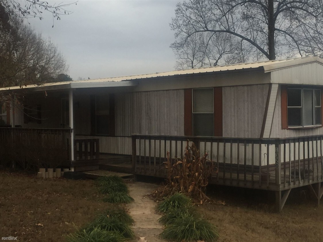 Building Photo - 1320 Bobcat Ln