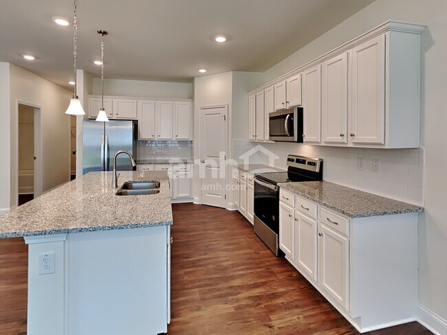 Foto del edificio - 824 Headland Wy