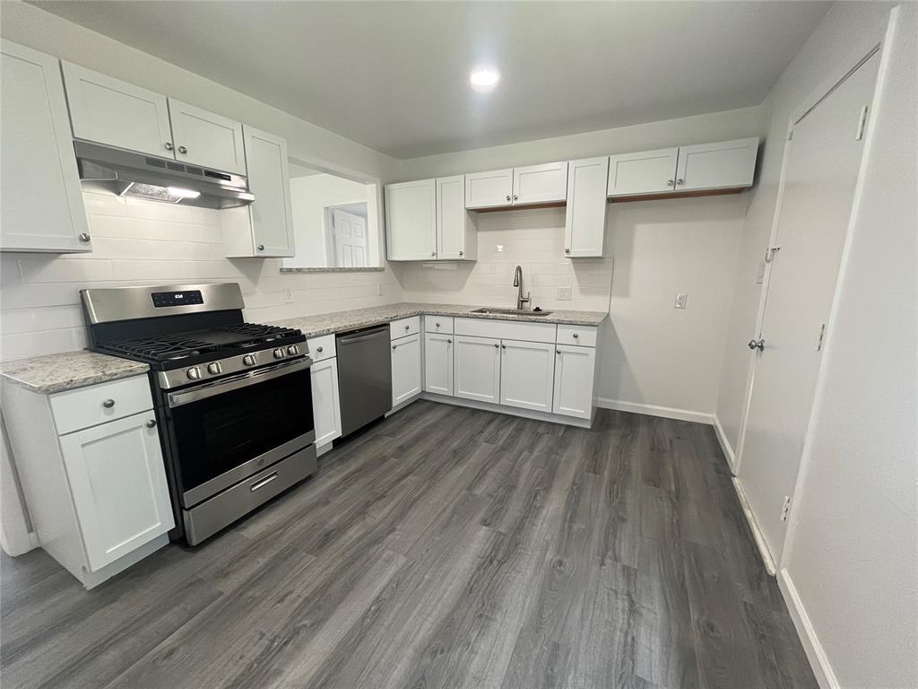 Building Photo - 3708 Woodside Dr
