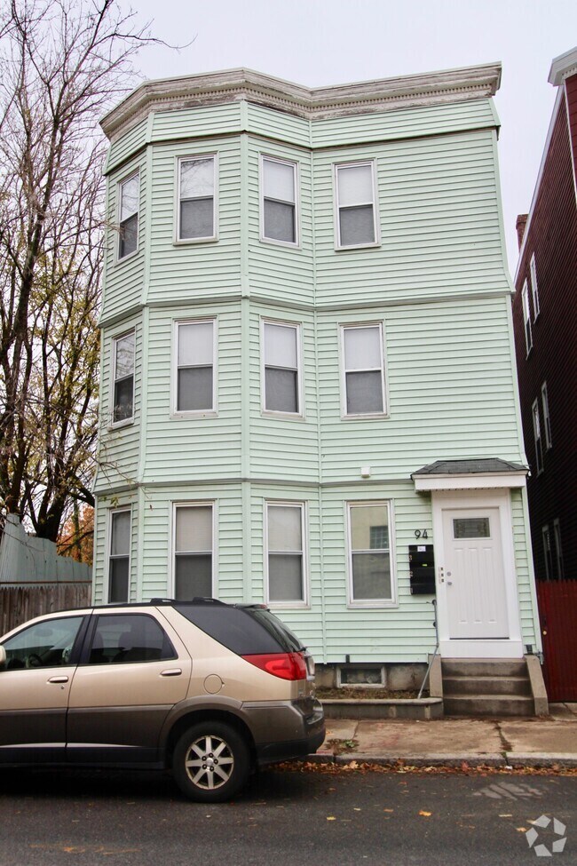 Building Photo - 94 E Cottage St