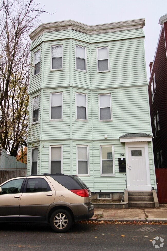 Building Photo - 94 E Cottage St