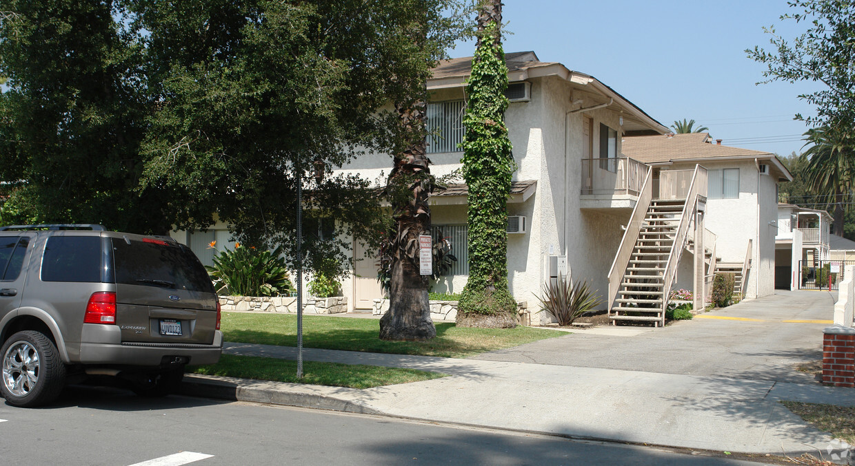 Building Photo - Pasadena