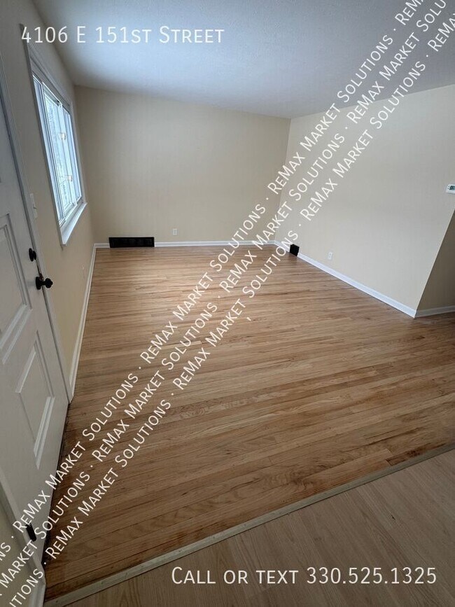 Foto del edificio - 4106 E 151st St