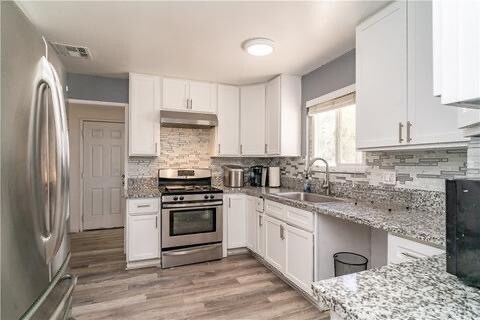 Foto del edificio - 5887 Paramount Dr