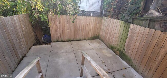 Foto del edificio - 423 N 52nd St