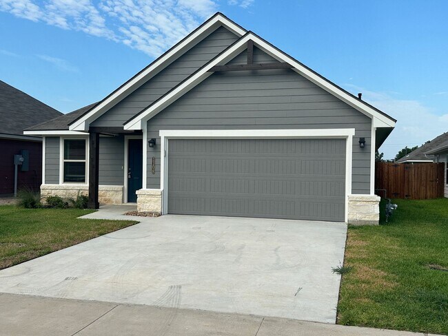 Foto del edificio - Navasota - NEW BUILD -3 bedrooms / 2 bath ...