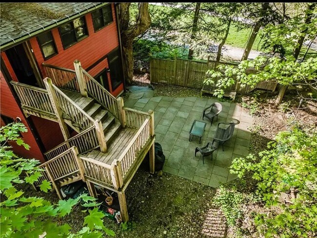 Foto del edificio - 101 Linn St