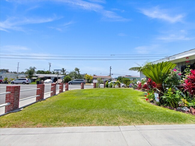 Building Photo - 13701 Glenhaven Dr