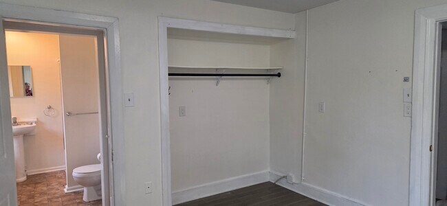 Foto del edificio - 875 W Miner St