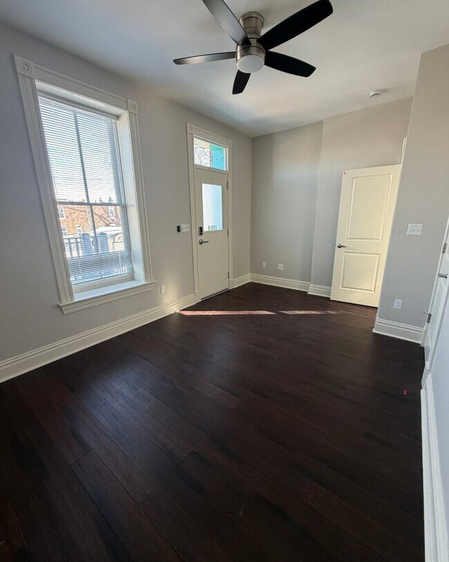 Building Photo - 4397