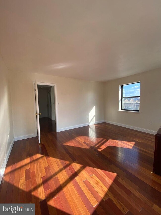 Building Photo - 901 Stubblefield Ln