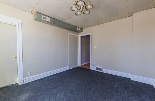 Building Photo - 2136 S Homan Ave