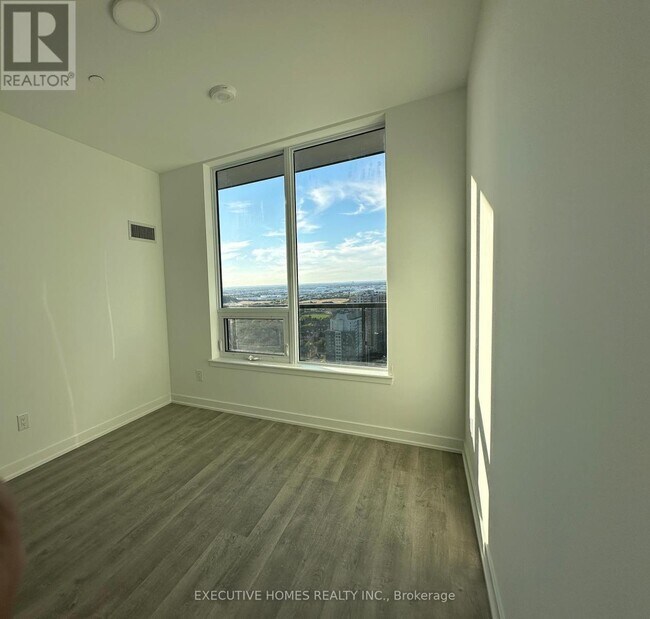 Building Photo - 5105 Hurontario St
