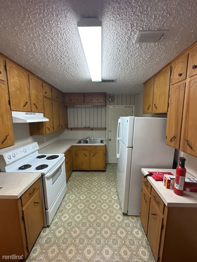 Building Photo - 1 br, 1 bath House - 730 Sutton Dr