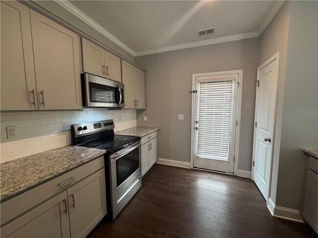 Foto del edificio - 7711 Fawn Cir