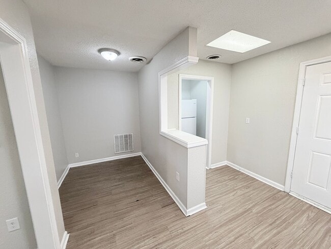 Building Photo - 6534 Kimball Ave