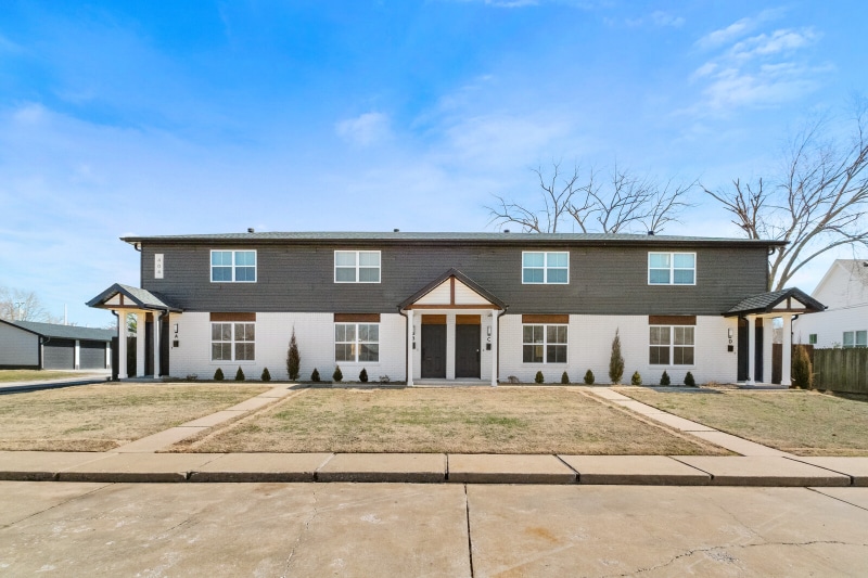 Photo - 404 NW D St